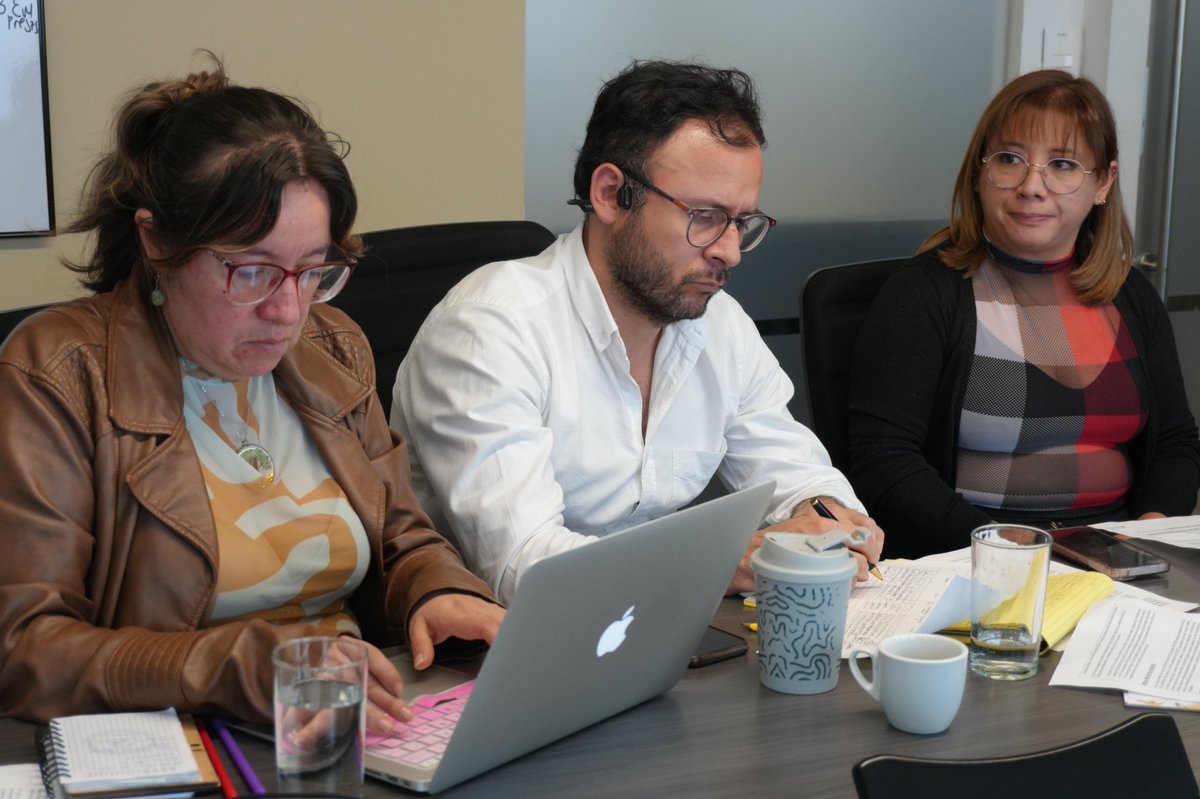 sandramilemu's tweet photo. Nos reunimos con #CAFAM,  la @Supersalud  y la Dirección Territorial Bogotá, para analizar las quejas sobre modificaciones a las condiciones de trabajo en las IPS de la Caja de Compensación.

Desde el @MintrabajoCol habiamos adoptado, recientemente, una medida preventiva y continuaremos el diálogo para proteger los derechos laborales y garantizar el debido proceso.