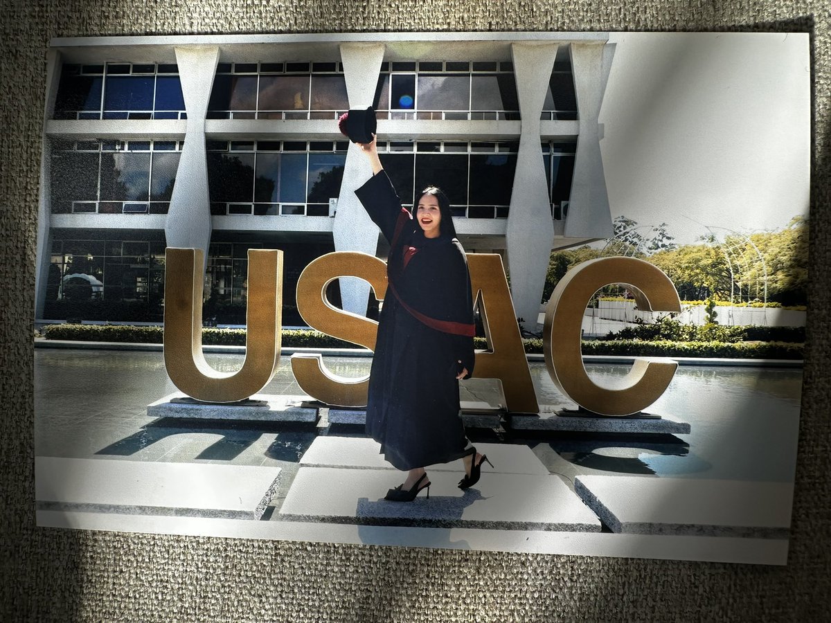 Ivannaan_'s tweet photo. 👩🏻‍🎓 🎓 https://t.co/QACpq3eoqH