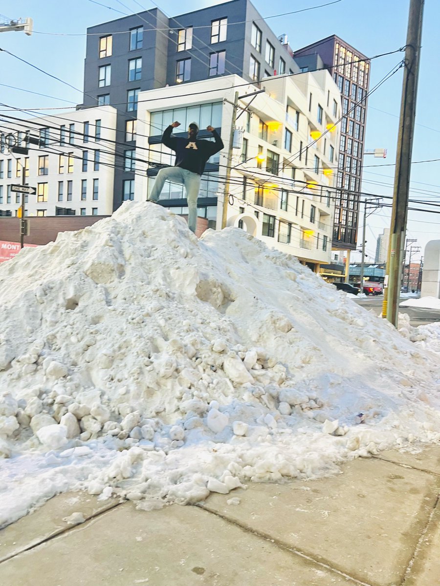This snow mountain in Northern Liberties is helping me prep for Mt. Everest 😂😂😂😂 #Snowstorm2026 #philly
