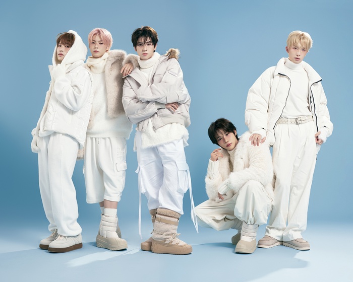 파우, 오늘(28일) 새 싱글 타이틀곡 'COME TRUE’ 발매

#파우 #POW 
#요치 #현빈 #동연 #정빈 #홍 
<a href="/POW_grid/">POW</a>
#ComeTrue  
#POW_Come_True
#파우컴백 #POW컴백 
⬇관련기사⬇ 
slist.kr/news/articleVi…