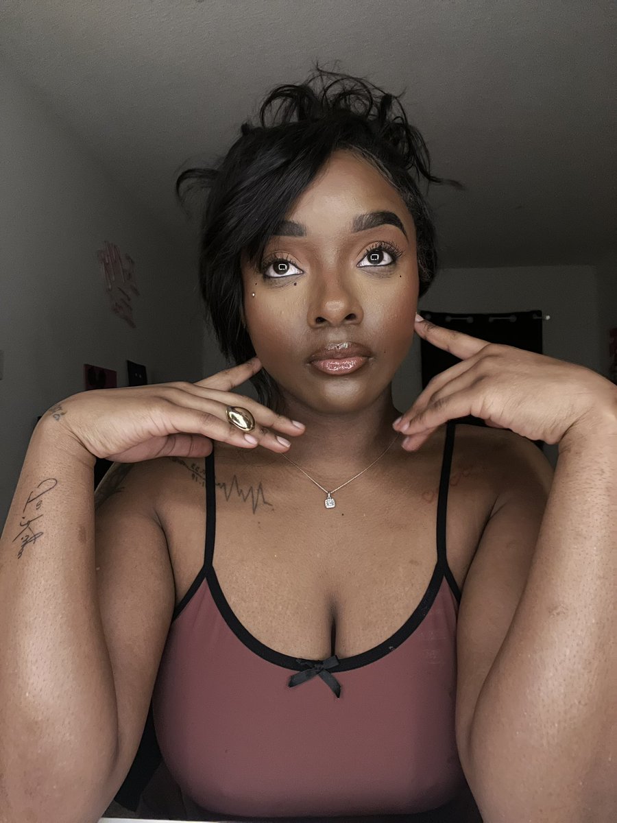karaboonotda2's tweet photo. I love being chocolate and sexii as fuckkkk https://t.co/GrQoERnNHQ