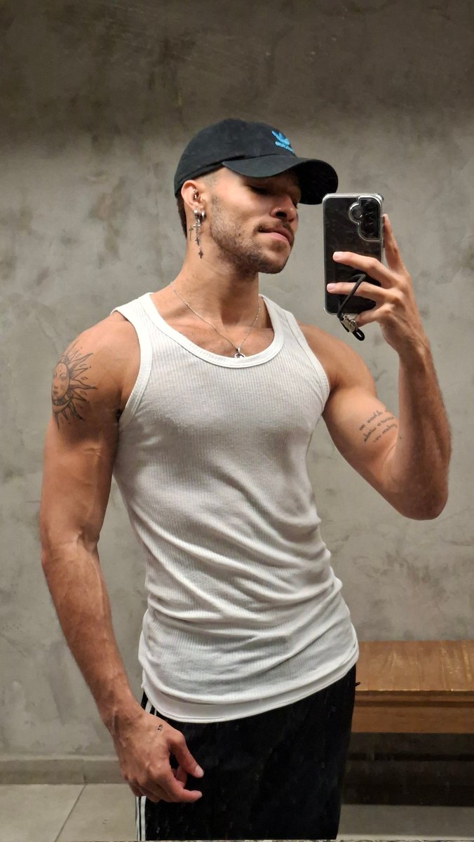 eletheus1's tweet photo. Sem força e sem vontade, mas tá pago! 🥵💪🏻✅️ https://t.co/Tzemywenzh