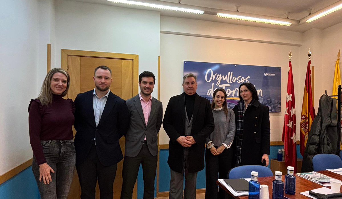 Acabamos el día participando en el Comité Ejecutivo celebrado en la sede del <a href="/pptorrejonardoz/">PP Torrejón de Ardoz</a> , donde hemos repasado junto con su alcalde y presidente Alejandro Navarro y todo su equipo la actualidad local, regional y nacional, hemos hecho balance y propuestas para seguir