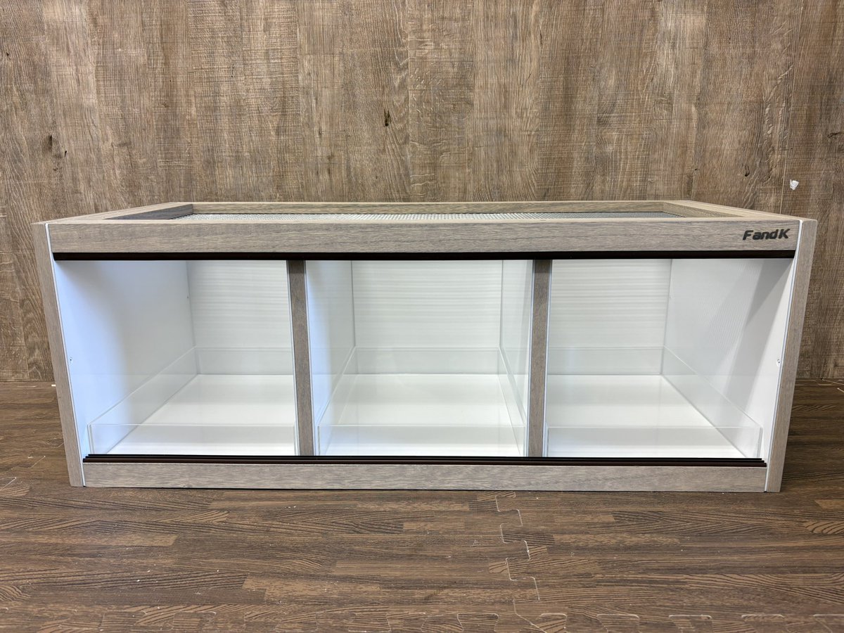 おはようございます！ レオパ用3分割ケージ✨ ケージサイズ 幅800奥行