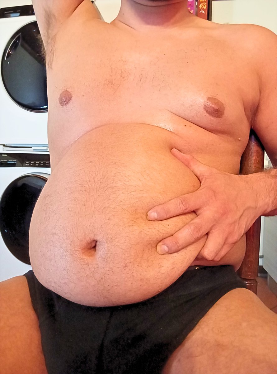 ItalianBeefy_'s tweet photo. Enjoy pig: you were born to be fattened and moan! Full video on OF or FreeBeefy – link in bio. 🐷😩🍝
https://t.co/C9L3qhAud2

#gainer #bellyfetish #feeder #stuffing #bhm https://t.co/VODhdOIK47