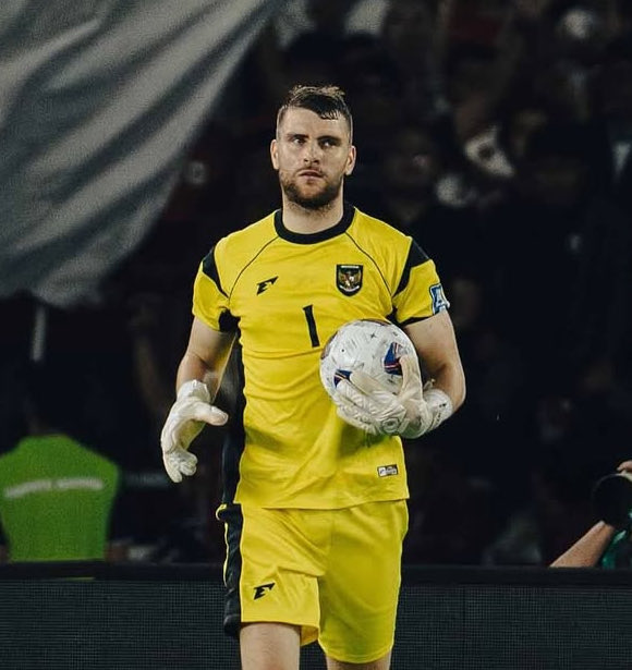 🚨 With Maarten Paes’ move to Ajax, both Timnas Indonesia goalkeepers are now playing in Europe:

Emil Audero – Cremonese (Serie A)
Maarten Paes – Ajax (Eredivisie)