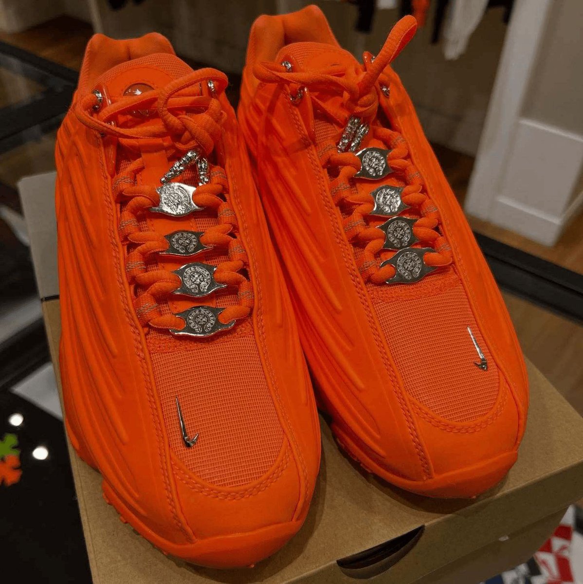 Complex Sneakers tweet media