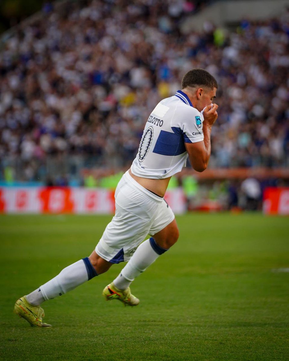 #GELP #CGE  🚨 El contrato con la empresa “parcheada” terminó en diciembre. Se le ofreció la continuidad temporal pero no hubo acuerdo. La camiseta de Gimnasia no se rifa más para los sponsors. El nuevo modelo traería novedades de alto impacto, en lo económico y en lo simbólico.