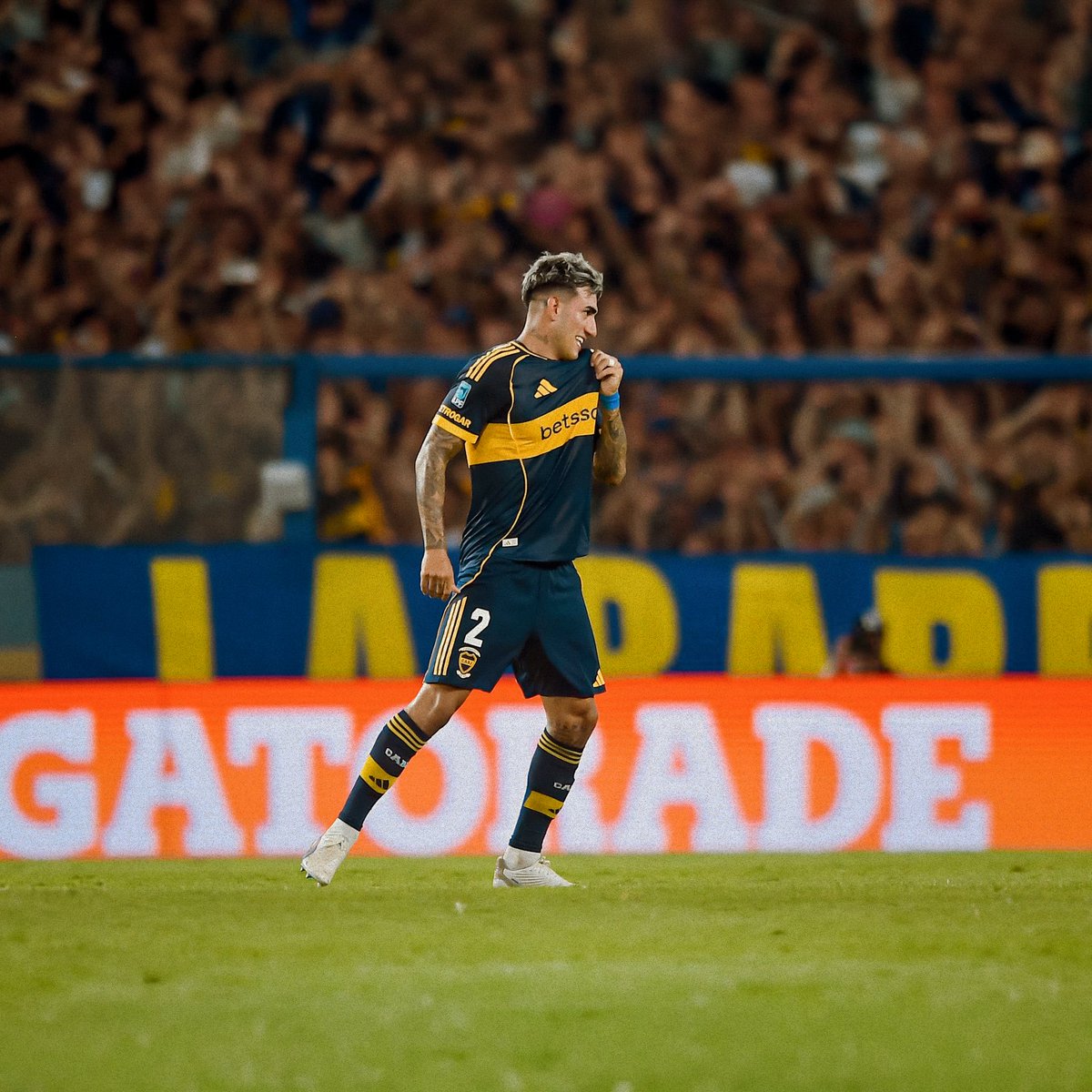 LOS PIBES DEL CLUB, ESE ES EL CAMINO

Lautaro Di Lollo, la prueba de que si de las la oportunidad y confianza a uno de los nuestros, los que sienten los colores, los que conocen la camiseta, ellos van a rendir.