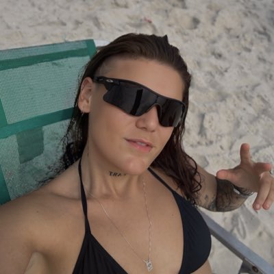 emyabreu027's tweet photo. #NovaFotoDePerfil https://t.co/diYl0UyCeC
