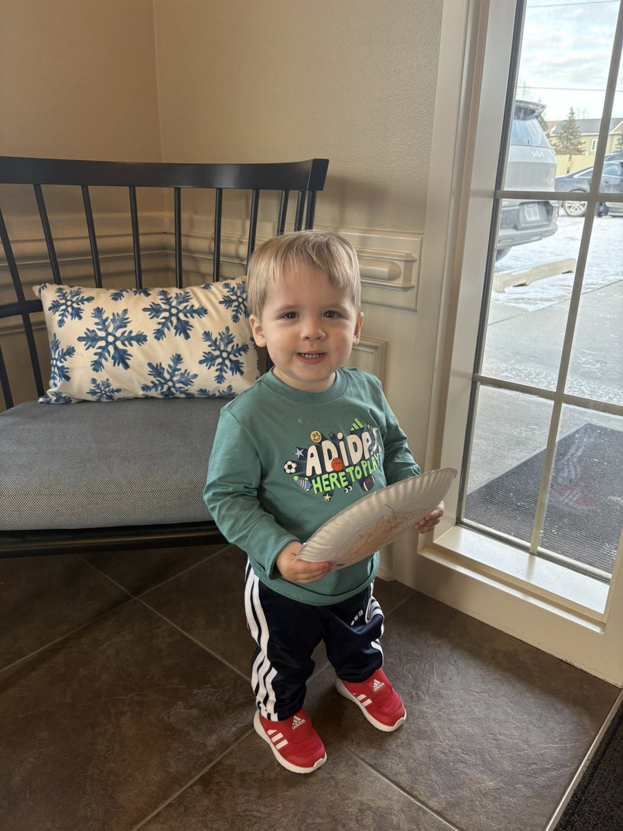 hstrope's tweet photo. @adidas @adidasUS do you need a model 🥰? https://t.co/vQscdy6ohA