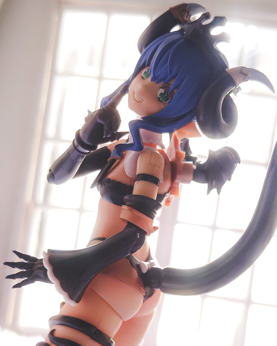 esjewe45's tweet photo. Shhh... 🤫 Don't tell anyone about this
#オモ写 #フィギュアーツ #tomsenpainoticeme #kotobukiya #arcanadea #Velretta https://t.co/OvlHv1XnTo