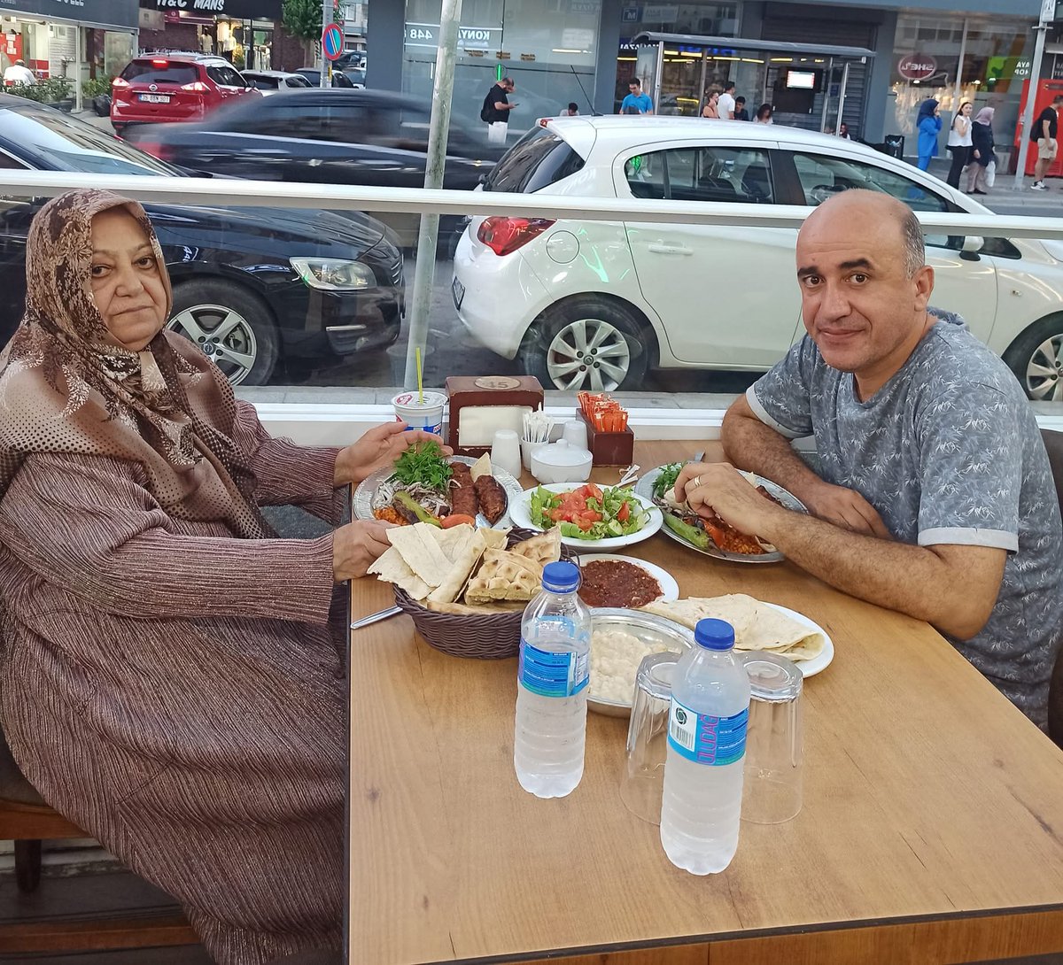 Yetimdim, şimdi öksüz kaldım.
Mekanın cennet olsun anam🤲