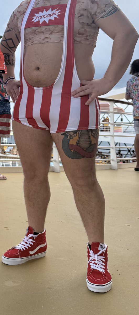 BeefyBudd's tweet photo. Beefy boy in a sexy outfit 💦 https://t.co/bmwvgRNNfD
