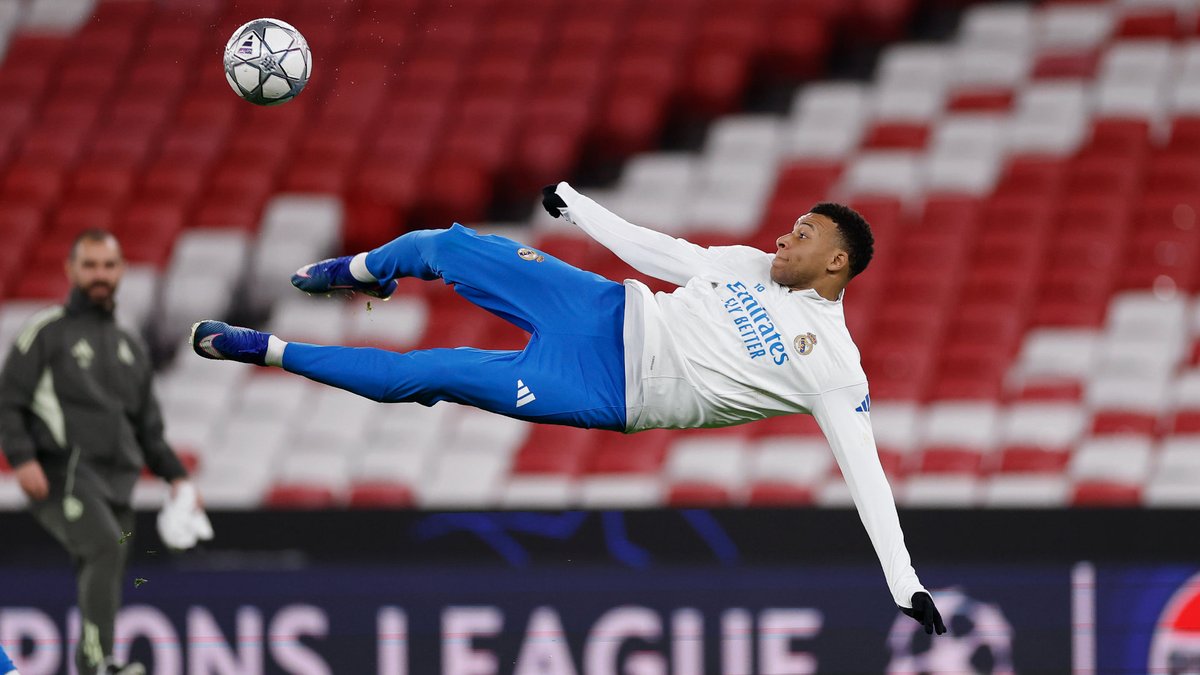 Xablsta's tweet image. حارس بنفيكا غير مستعد