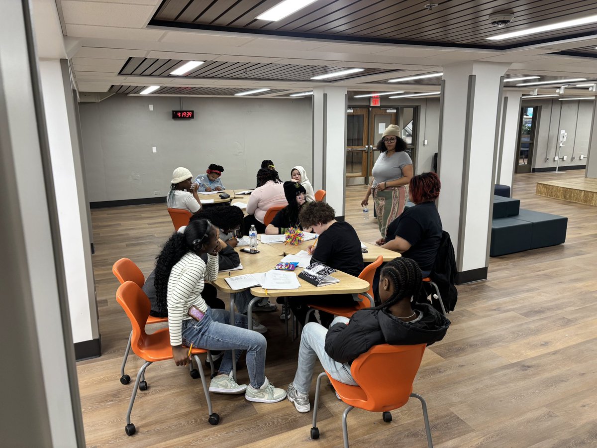 STEAM_GEMS's tweet photo. 🎤 Our GEMS are loving the Ctrl the Narrative program with Amped &amp; Play Cousins Collective! They’re creating music, sharing their stories, and using their voices in powerful ways. Be Bold, Be Driven, Be You! 💜💚🩷👑

#CtrlTheNarrative #AMPED #StudentVoice #STEAMinAction https://t.co/0xQcKUnxaA