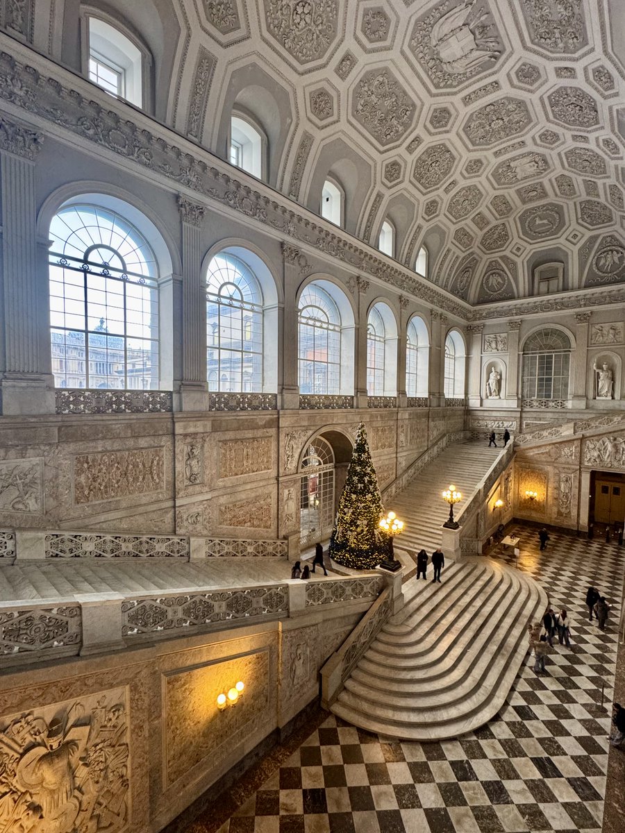 mamboitaliano__'s tweet image. At times, I enjoy sharing my personal travel photography with you ✨

This is my shot of the marble Grand Staircase at the Royal Palace of Naples, taken less than a month ago

Italy 🇮🇹