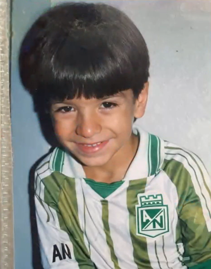 Sebastiantbd07's tweet photo. "Este niño, cumplirá su sueño..."
@PSierraR https://t.co/3U8lKOZui3