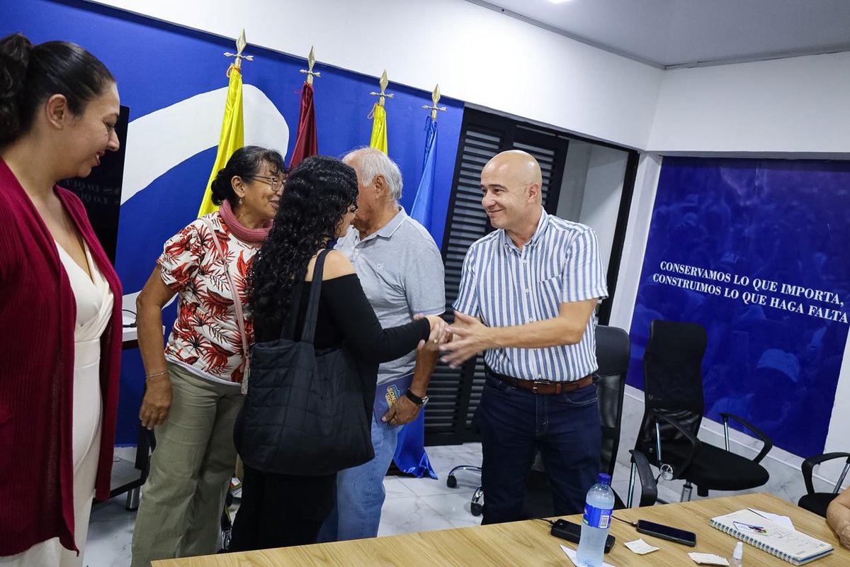 Como todos los martes, seguimos trabajando desde la Defensoría Social y del Paciente, cercanos a nuestra comunidad ibaguereña y sirviendo con amor y cariño. 

También con cariño damos a conocer las propuestas de nuestro próximo senador <a href="/TrianaBarreto/">Santiago Barreto Triana</a> C25.