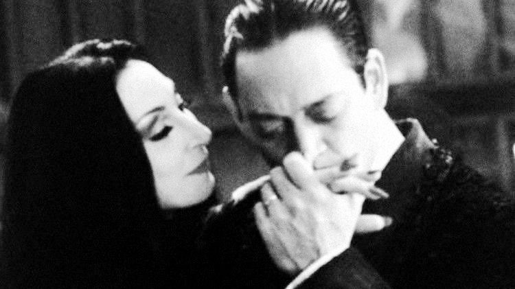 bitedesires's tweet image. horror and romance intertwining is so sexy