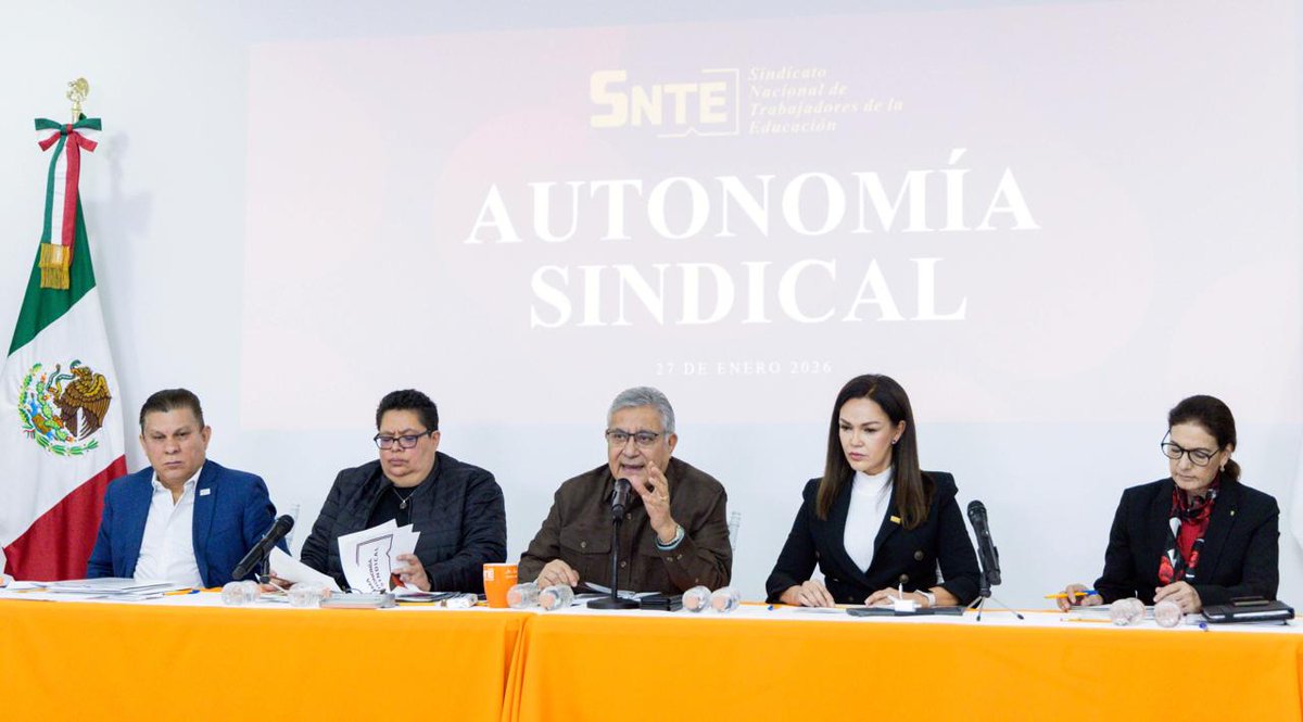 👩🏻‍🏫🧑🏻‍🏫Ante el interés de los trabajadores de la educacion por conocer los detalles de la reforma que concreta la #AutonomíaSindical,  el Srio. Gral. del #SNTE, Mtro. Alfonso Cepeda Salas, dialogó en línea con los comités seccionales del país.💻