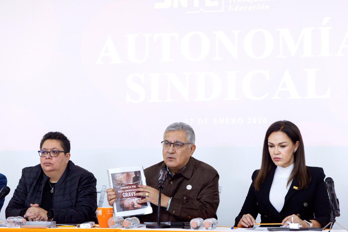 👩🏻‍🏫🧑🏻‍🏫Ante el interés de los trabajadores de la educacion por conocer los detalles de la reforma que concreta la #AutonomíaSindical,  el Srio. Gral. del #SNTE, Mtro. Alfonso Cepeda Salas, dialogó en línea con los comités seccionales del país.💻