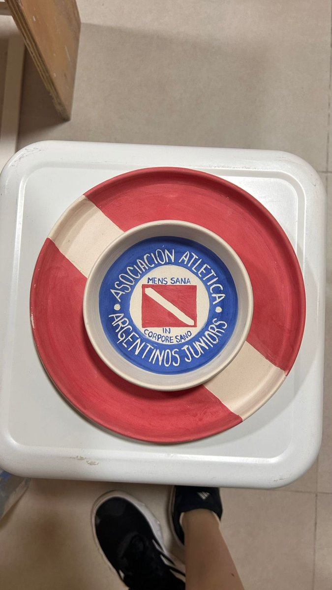 Muchachos el plato para picada que me hizo mi novia en cerámica no tiene sentido 
#AAAJ
