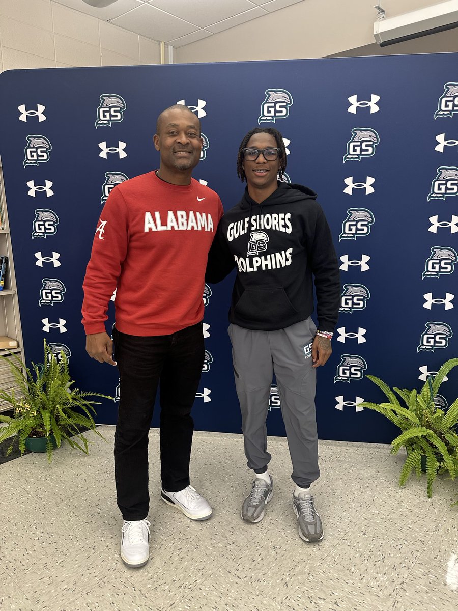 PresidentCRT3R's tweet photo. Blessed to be re-offered by @AlabamaFTBL @DerrickDnix 
#AG2G🙌🏾
#PresidentCarter🫡
@GSHSDolphins 
@GSFBRecruiting 
@coach_hadac @5StarFBRecruits @ScoutFball @247recruiting https://t.co/Yt7UdhfkbK