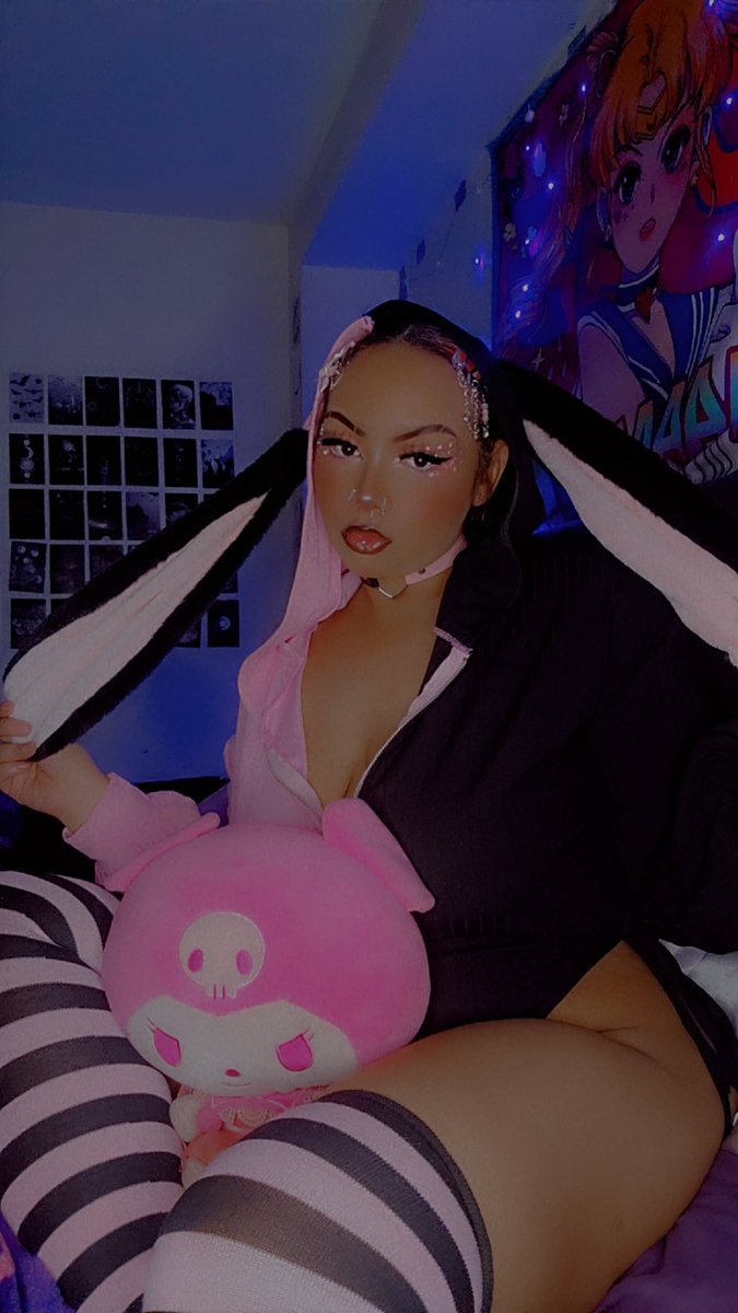 Bree_Janea's tweet photo. Kawaii Bunny 🩷🖤✨️
#kawaii #cosplay #cutie https://t.co/Th5N9A3eEM