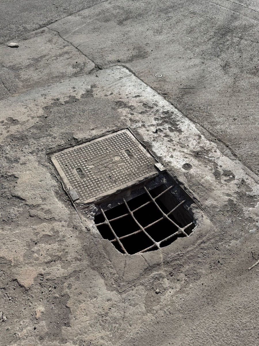 Vecinos reportan alcantarilla de <a href="/TELMEXSoluciona/">Telmex Soluciona</a> sin tapa, Av. Mario j Montemayor esquina con teatro, Hacienda Los Morales, 2o sector, San Nicolás. 🆘 <a href="/Cicmty/">CIC</a> <a href="/elnorte/">EL NORTE</a>