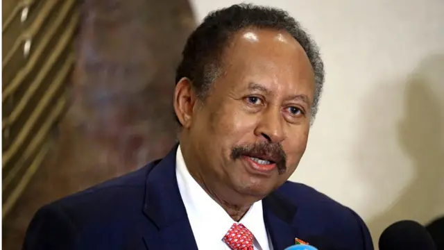 الناس البتجلد حمدوك
هي ذاتها البتدافع عن العسكر.
واضحة شديد.
#حمدوك #مدنية #وعي