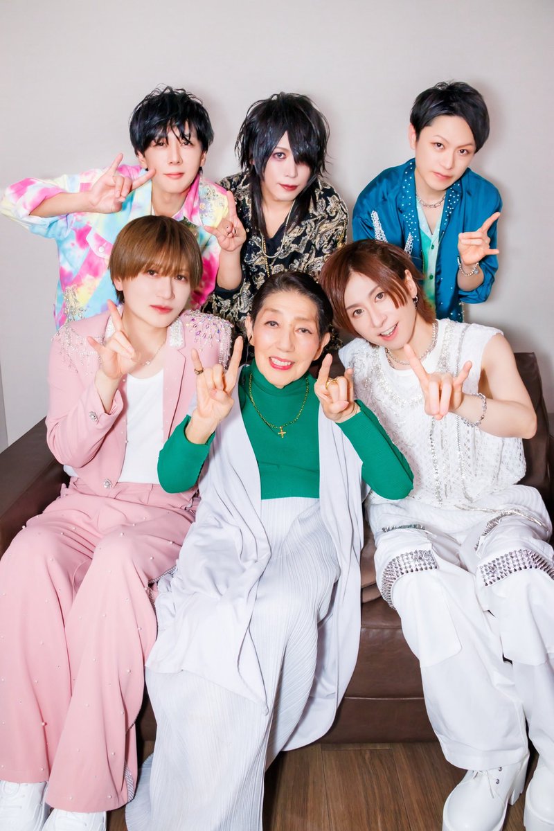 のり子さん、ありがとうございます！のり子さんとメンバー全員が笑顔で