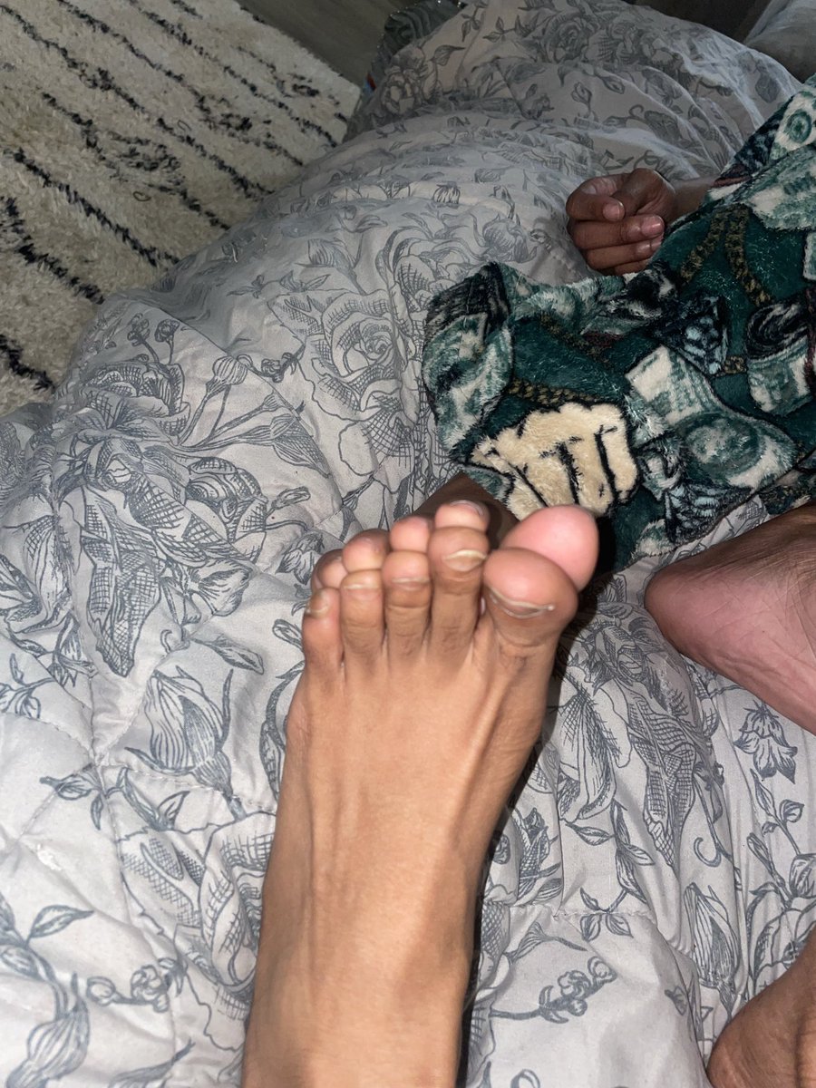 sacredsoleunion's tweet photo. Welcome to the temptation ๐
toe curl checkโฆ passed ๐
details matter ๐ฆถ๐ฝโจ left or right ๐
#ToeTemptation #FeetOfInstagram #ToeCurl #SoleEnergy #FeetLovers #SoftSoles #NaturalFeet #Unfiltered #FootContent #FeetAesthetic #QueerOwned #LGBTQBusiness #leftorright https://t.co/5lGhapm9dD
