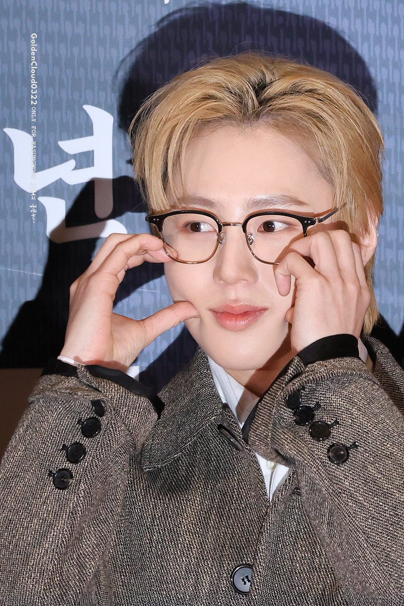 260127 
왕과 함께 사는 남자 시사회
❤️‍🔥❤️‍🔥❤️‍🔥

#하성운 #HASUNGWOON #워너원 #wannaone <a href="/gooreumseng/">하성운</a>