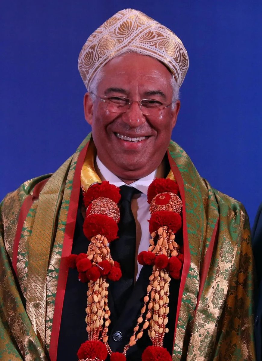 ArturoVilla_'s tweet image. Nació en Lisboa pero dice “soy de Goa”. 

Jamás ha dicho estar orgulloso de Portugal, pero sí de “ser indio”.

Esto no lo digo yo, lo afirma él. Aún así le hemos nombrado Presidente del Consejo Europeo. Hoy ha anunciado la importación masiva de indios a Europa.

Somos estúpidos.