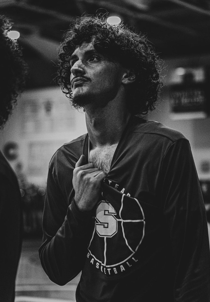 coachcreiser's tweet photo. Senior night part 2 🏀🦅❤️ So proud of my brother, multi sport honor student athlete! You are awesome! https://t.co/jJWBLwJD6c