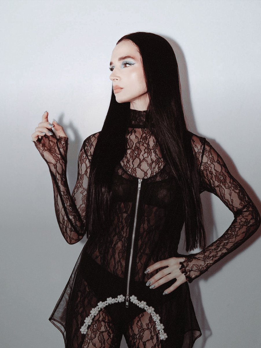 ᶠʳᵃᶜᵗᵘʳᵉᵈ 𝕷𝐔𝐋𝐋𝐀𝐁𝐘. tweet media