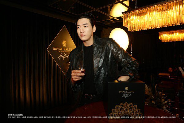 87111moon's tweet photo. #kimyoungkwang #김영광
#royalsalute # https://t.co/EbWEjx8rD5