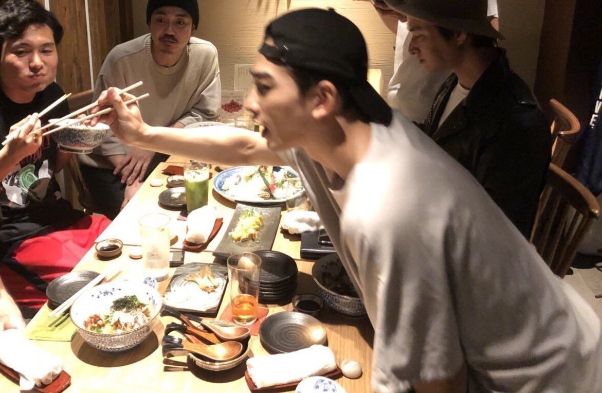 d2stance's tweet image. 마치다 극단 형동생들이랑 잇을 때 편하게 풀어지는 무드 ㅈㄴ 좋음