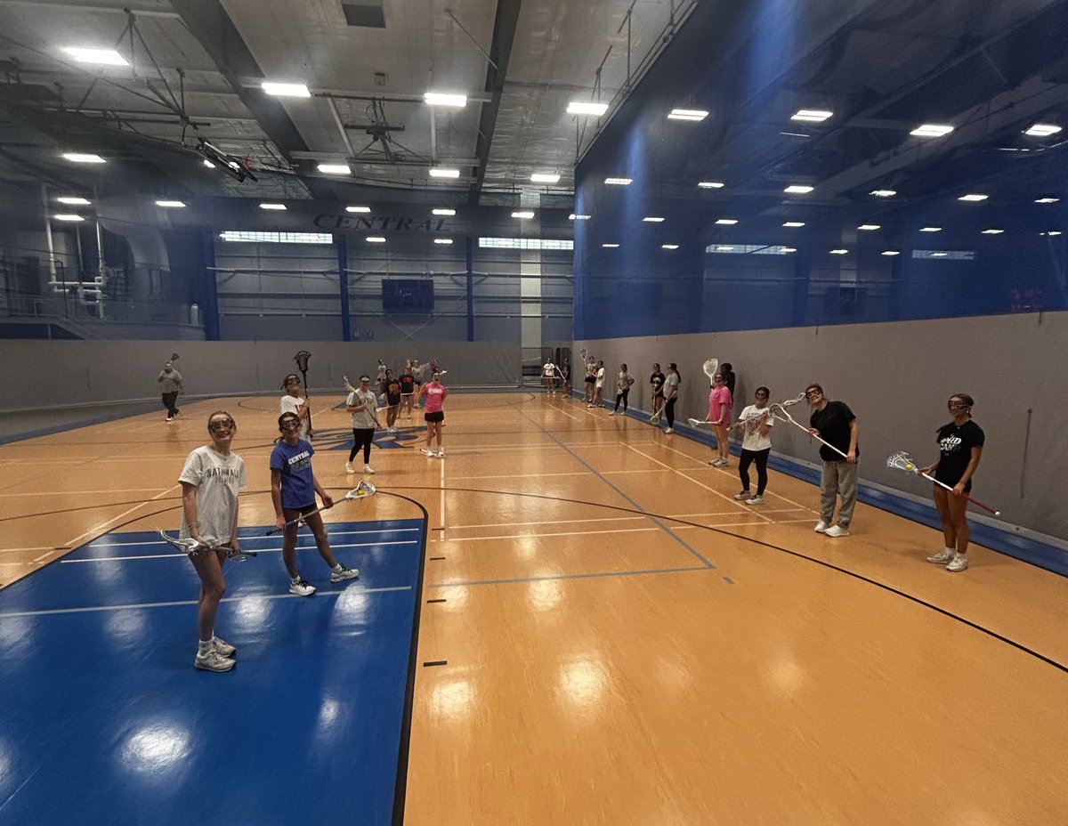 25 Rockets showed up and got after it today at our open gym!
34 days until we hit the season full speed 🥍🥍

#Wearecentral 
<a href="/AthleticsRocket/">CHS Rocket Athletics</a>