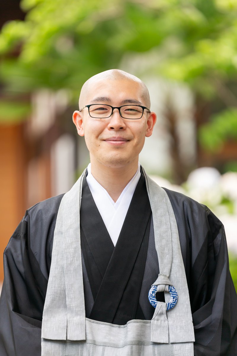 wakate_pc's tweet photo. 【第21回　冬セミ全体講演登壇者ご紹介　第3弾！！】
野田芳樹氏（薬師山林昌寺 住職／認定NPO法人おてらおやつクラブ理事）です。

時にはお寺の外に出て、宗教・福祉・地域活動を横断し、孤立や貧困の課題に向き合ってこられました。

地域に開かれたお寺の住職の視点から、ご意見をいただきます。 https://t.co/myHiUJeFvJ