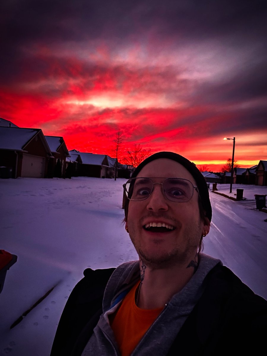 Aaron Logan Ray tweet media