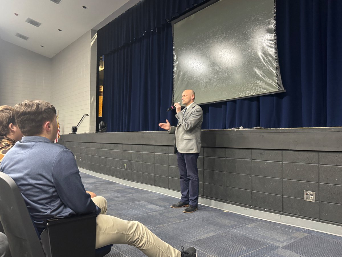andrewtsimonson's tweet image. Big crowd out at Chelsea tonight as new head football coach Tad Niblett meets the community. Story to come later for @shelbycreporter with Niblett’s vision for the program.