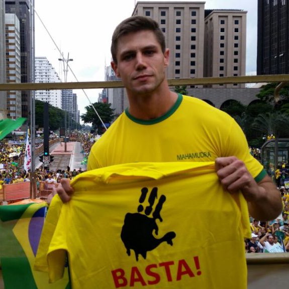 _euigorsouza's tweet image. enquanto vocês tem o jonas, nós temos o arthur picoli de conduru aperta o 13 e confirma