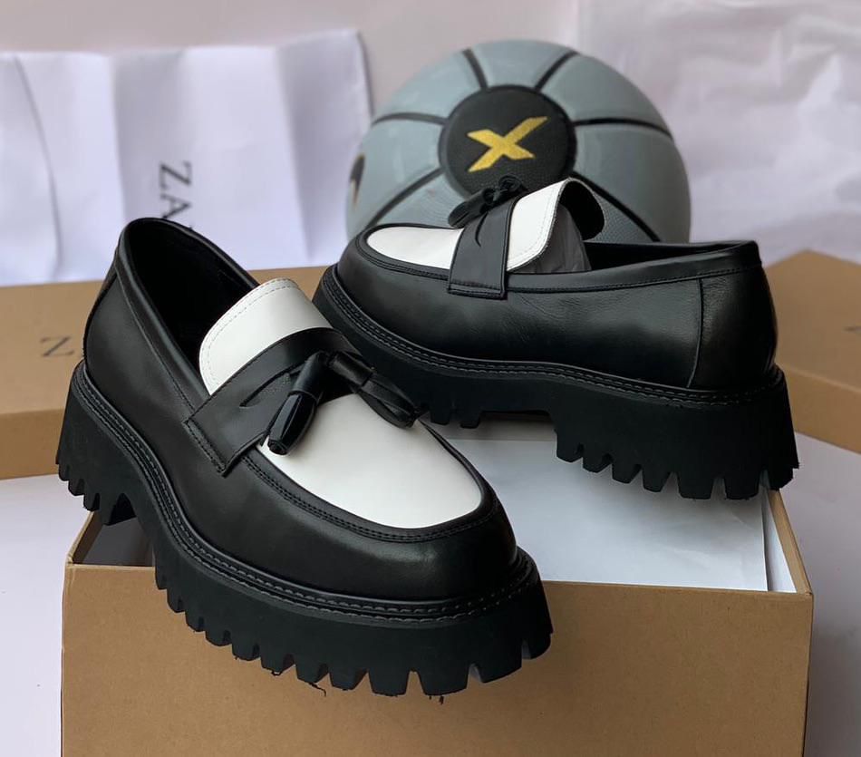 victor_the_guy's tweet photo. Available ❗❗❗ 
Size: 41-47
Nationwide Delivery 📦💨
Send a DM to order yours today🛒 https://t.co/EKNiE4h3aG