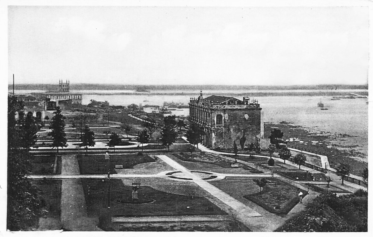 Alguien puede explicar porque en las fotos de 1940 antes de cristo no aparece un barrio de mierda famoso por ser una carga y arruinar el centro histórico de Asunción