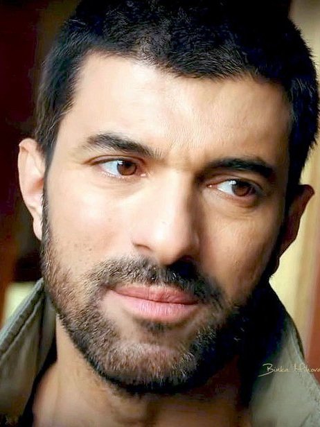 Recuerdos 

#EnginAkyürek 
   Engin Akyürek 
   🤍🇦🇷🤍