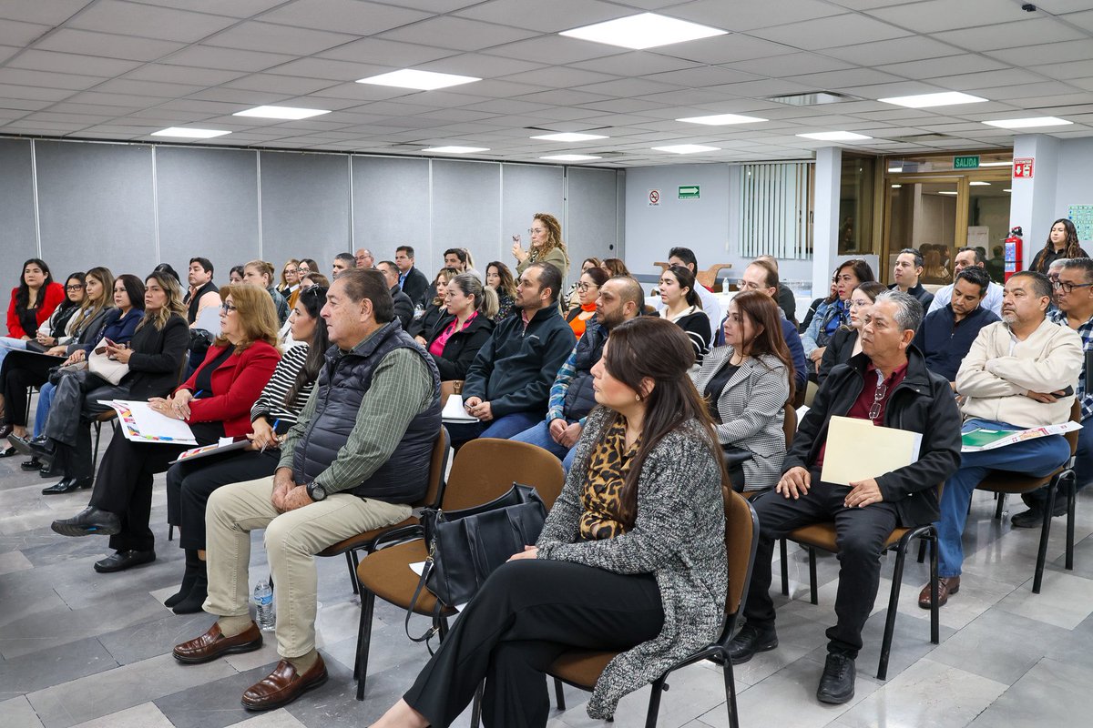 Capacitamos a las y los enlaces solidarios y órganos internos de control en la presentación de la Declaración Patrimonial de Modificación 2026. Seguimos impulsando el cumplimiento de las obligaciones en el servicio público.
#BuenGobiernoSonora.
#TierraDeOportunidades