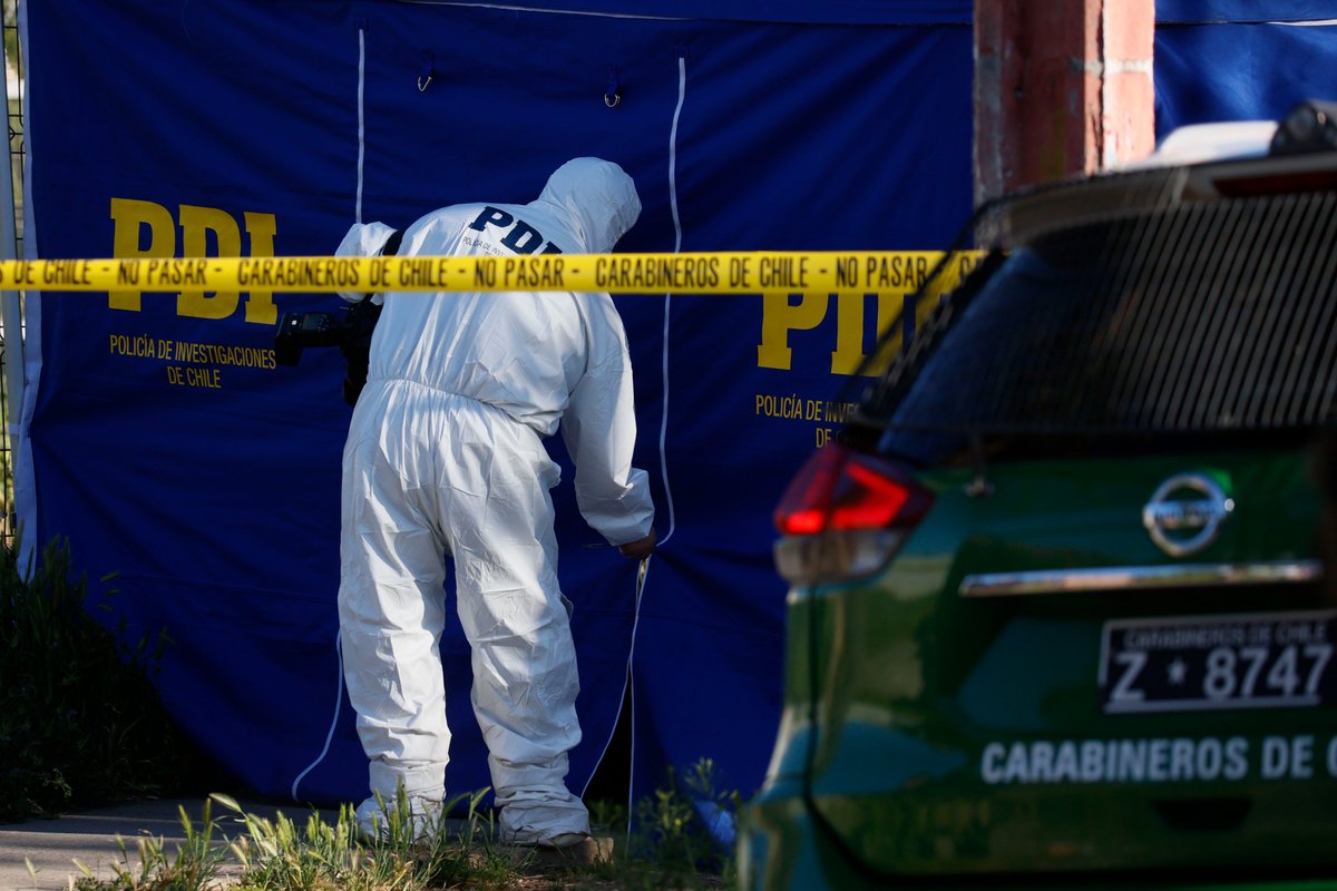 Investigan muerte de hombre que fue hallado con un arma y un chaleco antibalas en Valparaíso: recibió un disparo en la cabeza ➡️ puranoticia.pnt.cl/region-valpara…