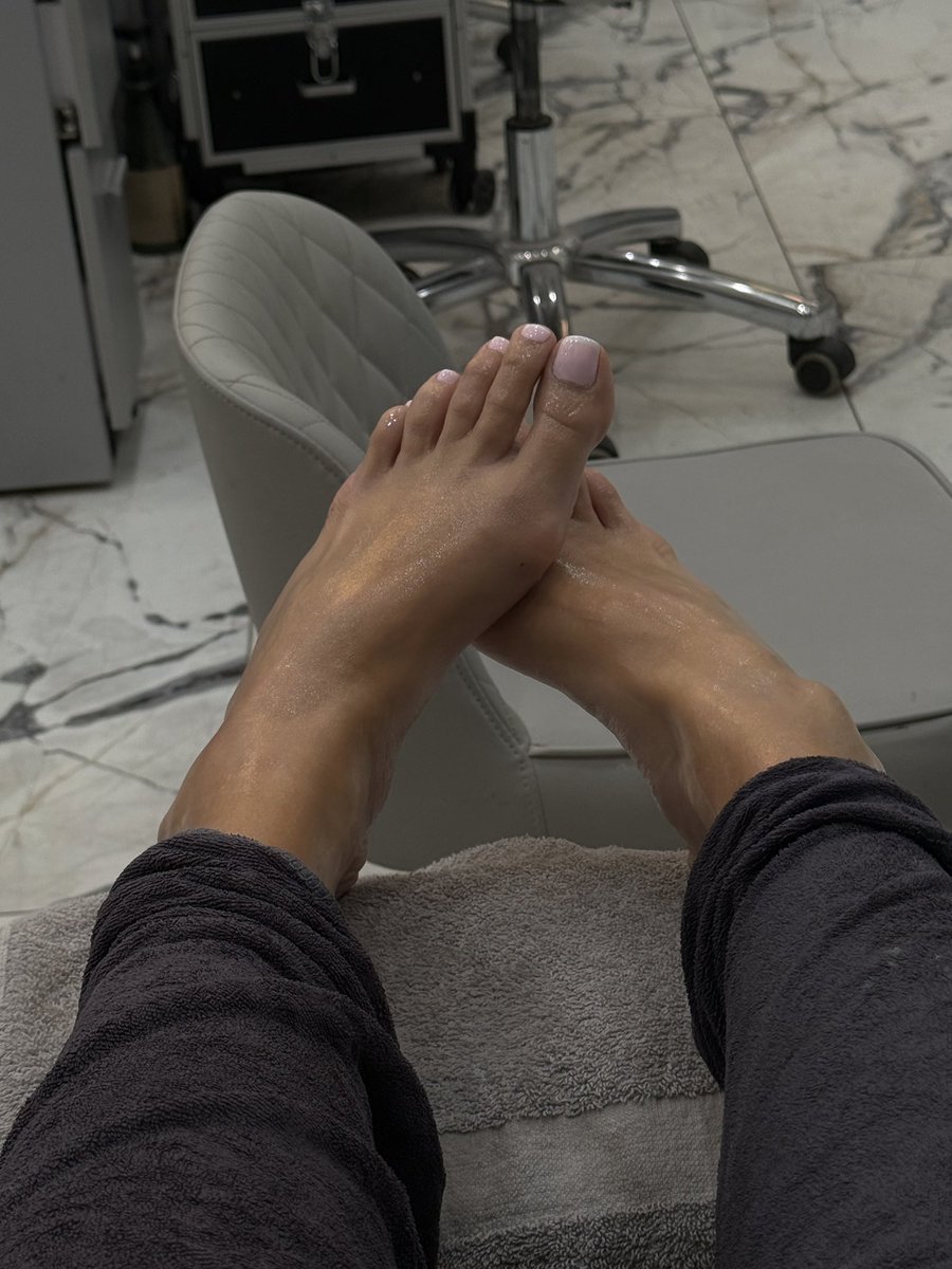 SecondLongToeGoddess tweet media